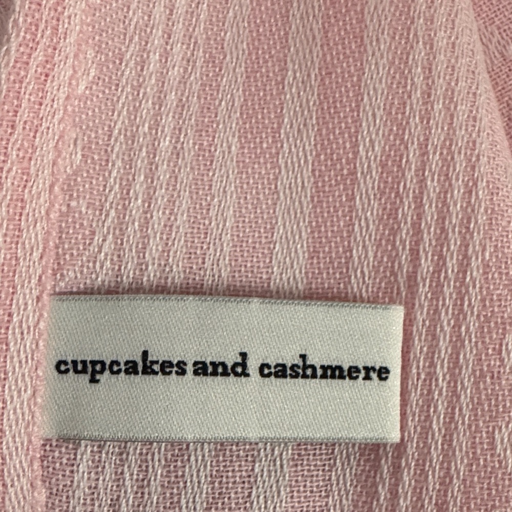 Cupcakes and Cashmere Cloth Napkins 8 - Picture 2 of 3